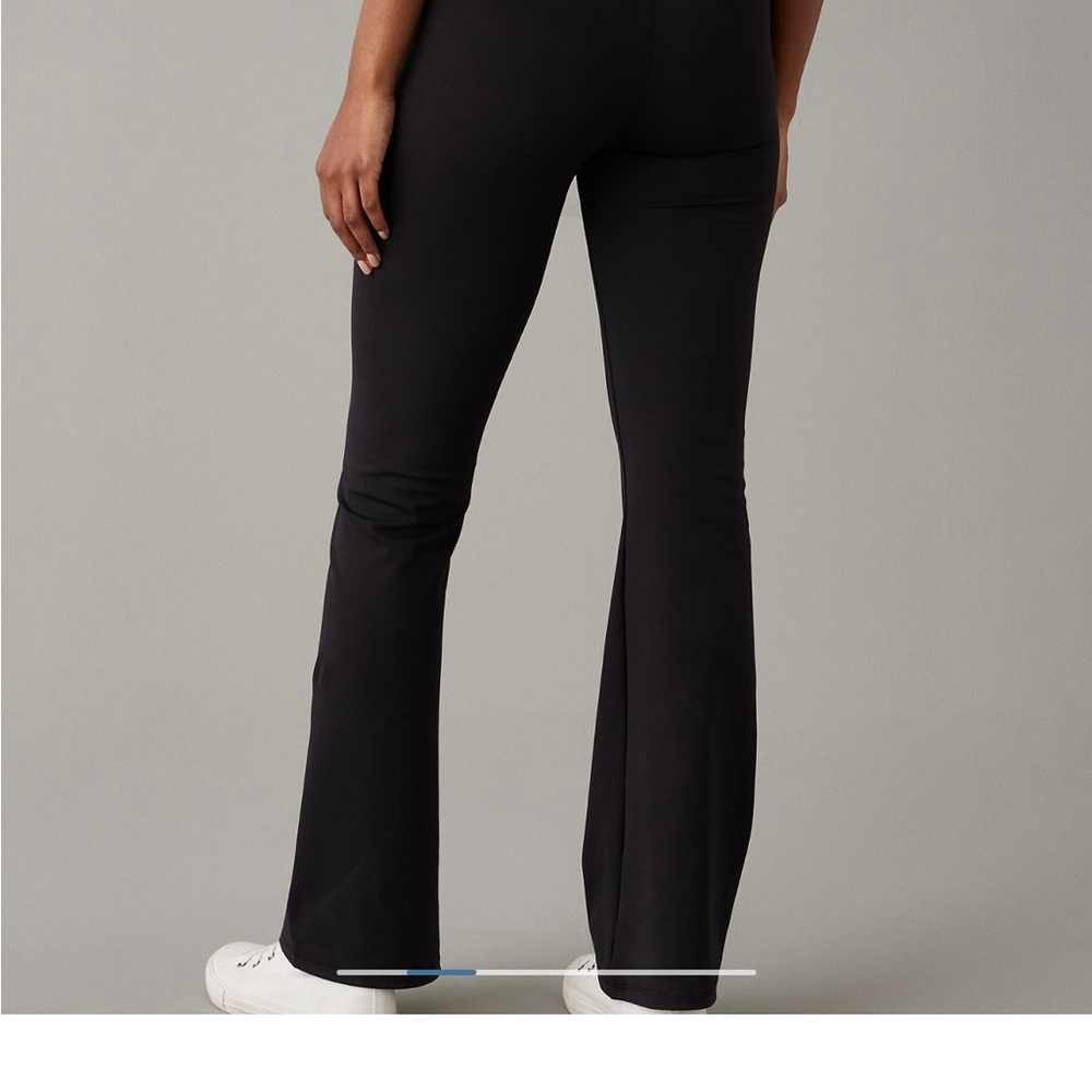 American Eagle - The Everything Flare Legging - Size Large
